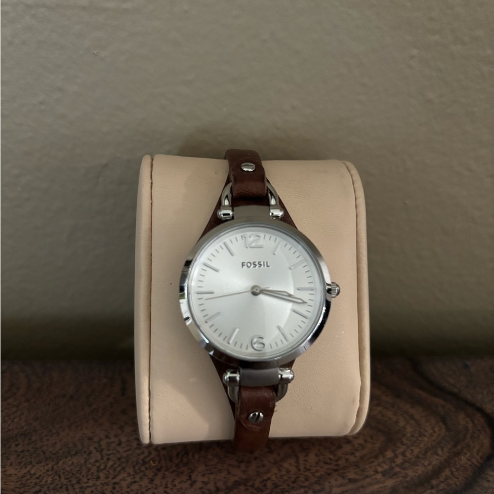 New Georgia Brown FOSSIL Women's Brown Leather Watch Model No. ES3060